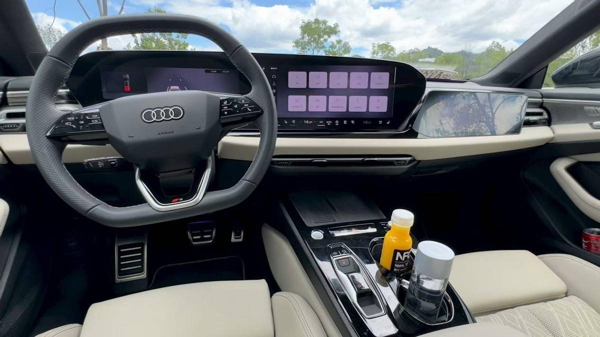 搭上華為即開掛!試駕奧迪A5L sportback:好開又智能!