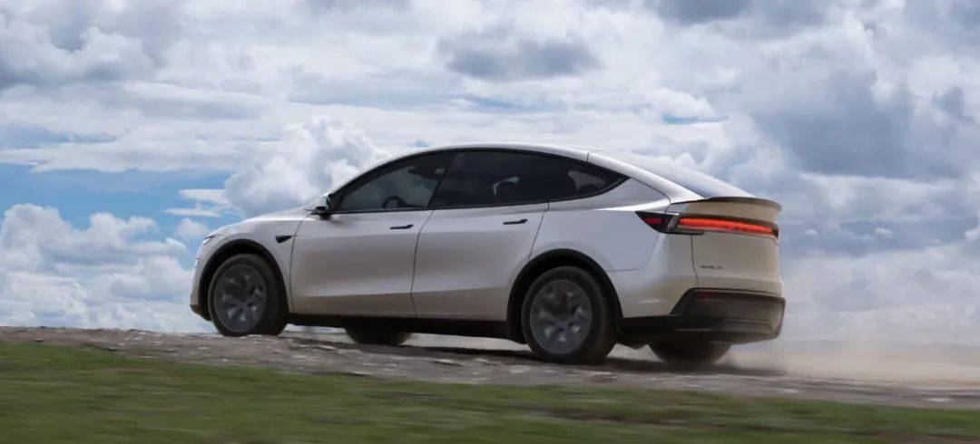 特斯拉入局大六座!Model Y L能有多少機(jī)會(huì)?