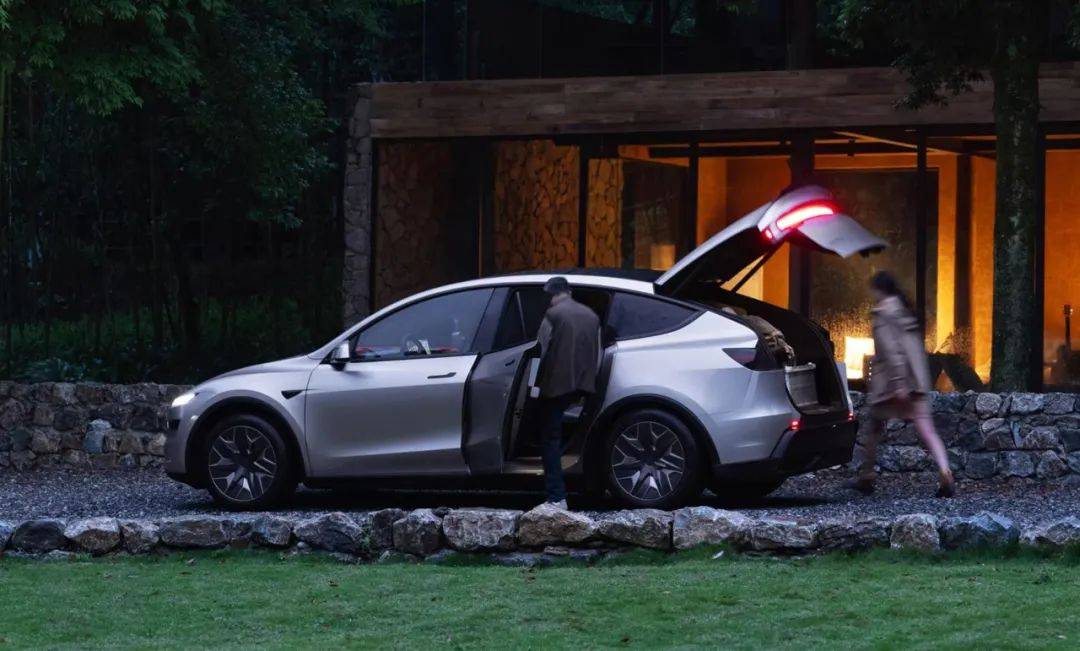 特斯拉入局大六座!Model Y L能有多少機(jī)會(huì)?