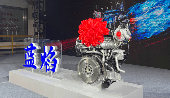 鎖定明年Q1!“小猛禽”再進化,江鈴福特大道2.5T柴油版重塑傳統動力價值