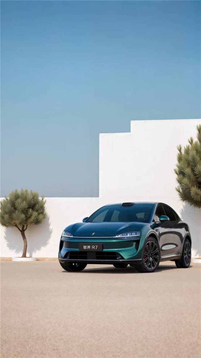 智界R7改款亮相,智駕實力再升級!問界M8平起平坐?