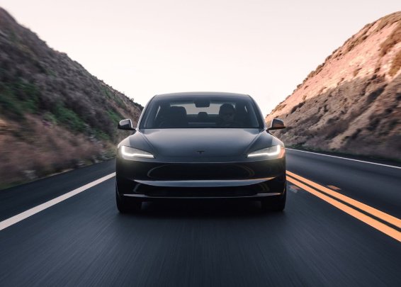 新“標(biāo)準(zhǔn)版”特斯拉Model 3