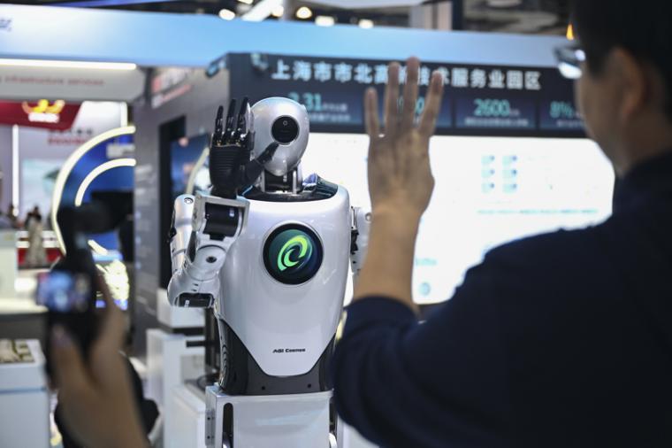 超級智能威脅人類存續(xù)!頂級大佬們聯(lián)名呼吁暫停研發(fā)