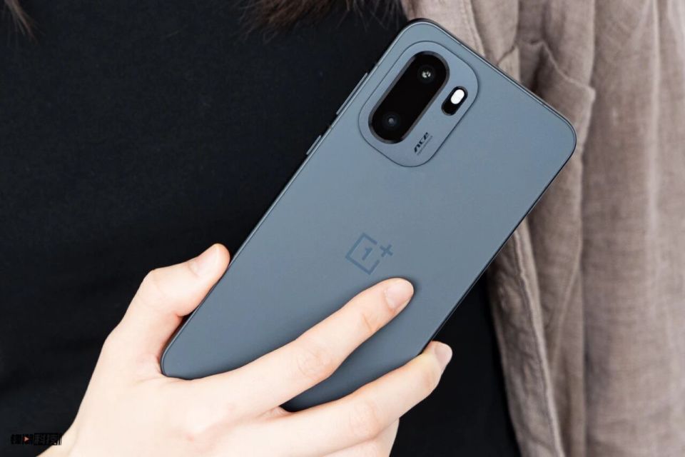 一加,發了臺2599元的性能怪獸 圖片