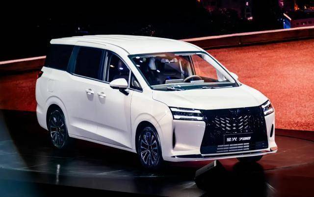 7.3萬元起售 五菱星光730,會延續寶駿730的神話嗎?